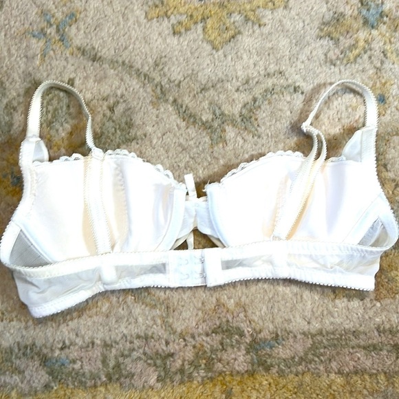 WOW,Delicate,Vintage Ivory Stunning Bra,Just Don’t Make Um Like This Anymore💖 - Picture 4 of 7
